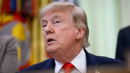 Трамп пригрозил врагам США «дискомбобуляцией»